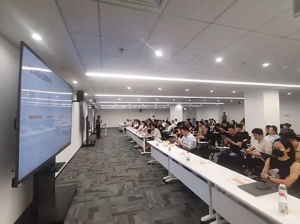V神1500万美元资产大挪移：加密社区再次沸腾了！